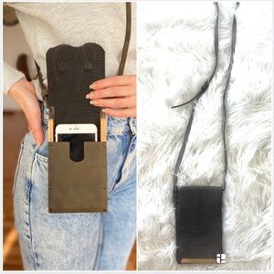 Most Wanted READY TO GO CROSSBODY Phone Bag